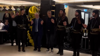 Ο ποντιακός χορός του Μελισσανίδη στη γιορτή των παλαίμαχων της ΑΕΚ