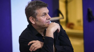 Απόστολος Γκλέτσος: «Η μαγεία του σεξ χάνεται στο πρώτο καζανάκι»