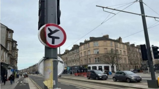 Η νέα «πινακίδα» που προκάλεσε «εγκεφαλικό» στους οδηγούς