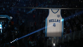 Ελλάδα-Τσεχία: Η φανέλα του Νίκου Γκάλη στο ΣΕΦ