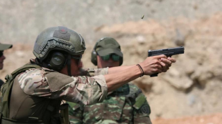 Στρατός: Εθελοντική στράτευση των γυναικών με μία αίτηση και... μπόνους