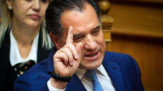 Ασθενής σε ανάνηψη ξάπλωσε σε... καρέκλες - Για πολιτικά παιχνίδια μιλά ο Γεωργιάδης