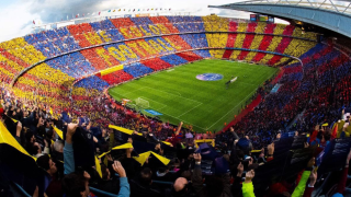 Οι θιασώτες του θεάματος και τα «σκουριασμένα» μυαλά