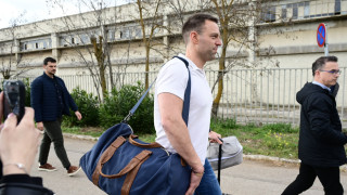 Ο Κασσελάκης παρουσιάστηκε στο στρατόπεδο της Θήβας