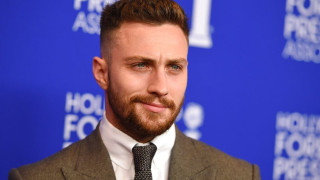 Βρέθηκε ο επόμενος Τζέιμς Μποντ - Ο Άαρον Τέιλορ-Τζόνσον προβάρει το σμόκιν του 007