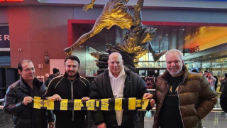 Συνάντηση Καρυπίδη-Γκάλη στο άγαλμα του Τζόρνταν