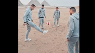 Οι παίκτες της Κροατίας έπαιξαν μπάλα στις Πυραμίδες! (vid)