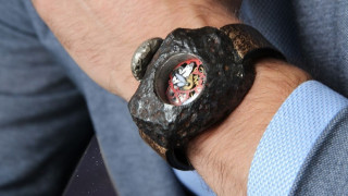 Πρωτοποριακό ρολόι φτιαγμένο από… αστεροειδή – Κοστίζει εκατομμύρια ευρώ