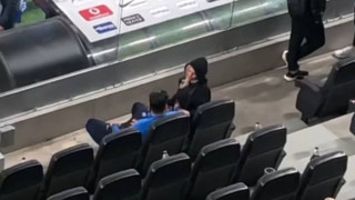 Εθνική: Στην OPAP Arena και η Βίκυ Κάβουρα-Τρυφερό ενσταντανέ με Τζαβέλλα