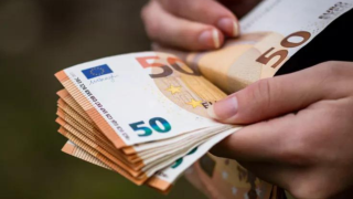 Ξεκινάει η σεζόν... επιδομάτων: Πληρωμές σε θέρμανσης, αγροτικό πετρέλαιο και youth pass