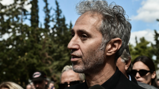 Ο στυλίστας του Κόκκοτα αποκαλύπτει: «Άρχισε να αισθάνεται πόνο στη καρδιά και να μουδιάζει το χέρι του»