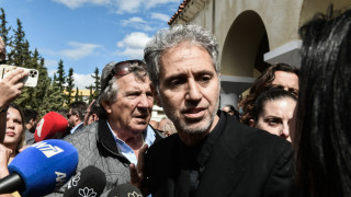 Κρίσιμες ώρες για τον Δημήτρη Κόκοτα - Παραμένει διασωληνωμένος στη ΜΕΘ (vid)