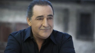 Βασίλης Καρράς: Με πούλμαν από τη Βουλγαρία στον τάφο του