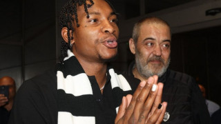 Ο Κέβιν Πόρτερ εμφανίστηκε με ασπρόμαυρα νύχια στο «Μακεδονία»