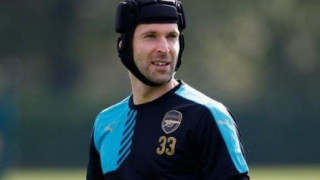 «Εκτός μάχης» για έναν ολόκληρο μήνα ο Πετρ Τσεχ...