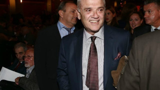 Τελικά, πριν σφυρίξει για να... φύγουν τα τρένα, ξαναδιαιτητεύει!