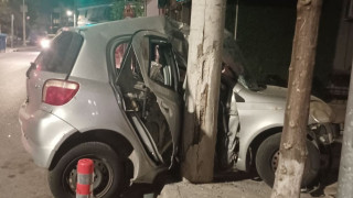 Δυστύχημα στο Ίλιον: ΙΧ αυτοκίνητο καρφώθηκε σε κολώνα-Νεκρός ο οδηγός
