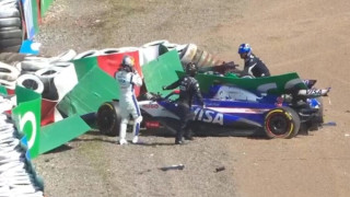 F1: Διακοπή στο Grand Prix Ιαπωνίας λόγω σύγκρουσης Ρικάρντο με Άλμπον
