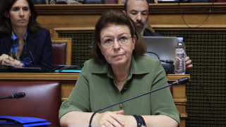 Αρχαιολόγοι για Μενδώνη: «Εντυπωσιακή η εμμονή της να προσπαθεί να μας φιμώσει»