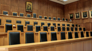 Ένωση Άθεων: Τι λέει το Υπουργείο για το αίτημα να κατεβούν οι εικόνες από τα δικαστήρια