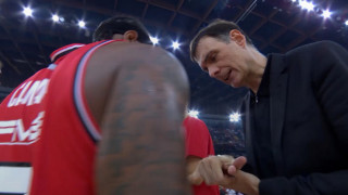 Απίστευτο: Ο Μπαρτζώκας υπέστη εξάρθρωση δαχτύλου στους πανηγυρισμούς