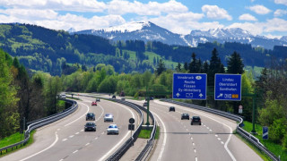 Γερμανία: Ο Υπουργός Μεταφορών ζητά απαγόρευση κυκλοφορίας των αυτοκινήτων τα Σαββατοκύριακα