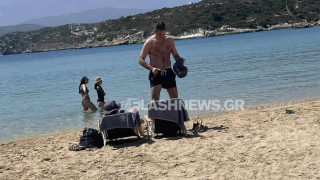 Μητσοτάκης: Στο Μαράθι για τις πρώτες του βουτιές ο πρωθυπουργός