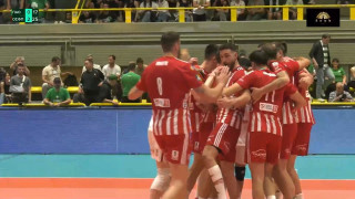 Ανώτερος ο Ολυμπιακός, «έσπασε» την έδρα του Παναθηναϊκο΄ύ και έκανε το 1-0 στη σειρά των τελικών (vids)