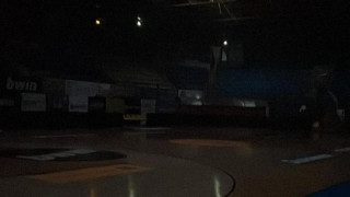 Έπεσε το ρεύμα στο Περιστέρι, δεν έγινε η συνέντευξη Τύπου