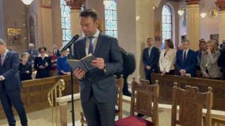 Νέα Υόρκη: Ο Στέφανος Κασσελάκης απήγγειλε το «Πιστεύω» στα αγγλικά