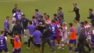 Ουρουγουάη: Τρομερό ξύλο και εννέα αποβολές στο Ντεφενσόρ Σπόρτινγκ - Ρίβερ Πλέιτ