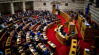 Νίκη: Ανέστειλε την κομματική ιδιότητα της γυναίκας που χαστούκισε την βουλευτή Αγγελική Δεληκάρη