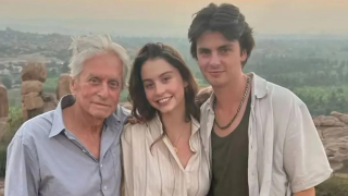 Μάικλ Ντάγκλας: Πήγα σε «Ημέρα Γονέων» στο κολλέγιο του παιδιού μου και με πέρασαν για τον... παππού