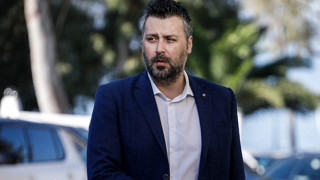 Καλλιάνος: «Δεν πήρα φακελάκι» αναφέρει ο γιατρός του πατέρα του βουλευτή