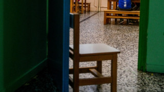 Θεσσαλονίκη: Καθαρίστρια κατηγορείται ότι φωτογράφησε νήπιο στις τουαλέτες σχολείου