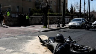 Ιάσονας Λαλαούνης: Ένοχος με... αναστολή ο οδηγός που παρέσυρε τον 23χρονο έξω από τη Βουλή