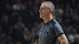 Σκάνδαλο: Διαιτητής συνελήφθη να κλέβει άρωμα στο αεροδρόμιο