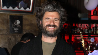 Χρήστος Βασιλόπουλος: «Πλέον, είμαι μόνο σε μια εφαρμογή γνωριμιών» (vid)