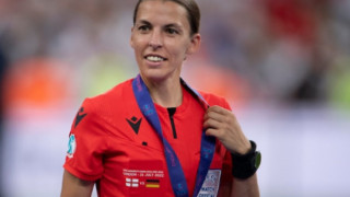 Στεφανί Φραπάρ: Ποια είναι η Γαλλίδα ρέφερι που είναι φαβορί για τον τελικό του Κυπέλλου