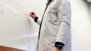 Ο Έλληνας γιατρός που «νίκησε» τη νόσο Λου Γκέρινγκ, χωρίς ice bucket challenge