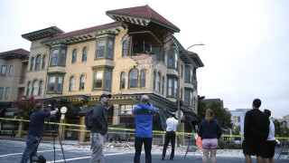 Δεκάδες τραυματίες και κατεστραμένα κτίρια από τα 6,1 Ρίχτερ στην Καλιφόρνια