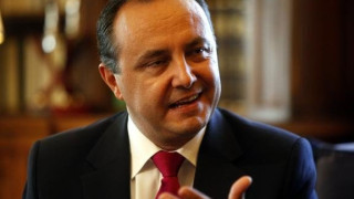 «Πολύ δύσκολο να λυθεί το θέμα με τα χρέη»