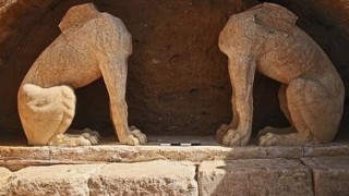 Στο φως και η δεύτερη Σφίγγα της Αμφίπολης