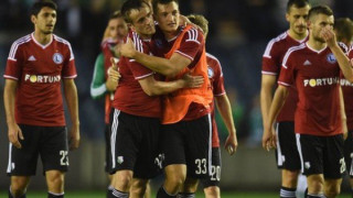 Κορεό οπαδών της Λέγκια κατά της UEFA (pic)