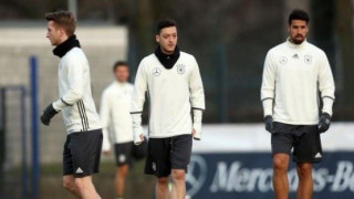 Πανέτοιμος για το παιχνίδι με Αγγλία ο Μεσούτ Οζίλ