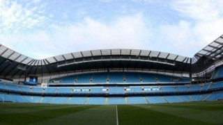 Πανό διαμαρτυρίας για τα εισιτήρια από τους οπαδούς της Σίτι