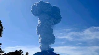 Iνδονησία: Συναγερμός για την έκρηξη ηφαιστείου