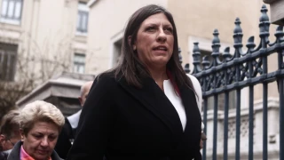 Ζωή Κωνσταντοπούλου: Άρπαξε δύο φορές το μικρόφωνο από πρόεδρο δικαστηρίου στον Βόλο