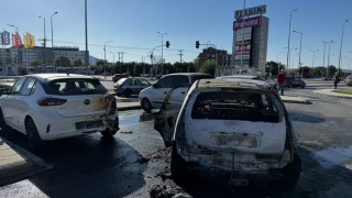 Θεσσαλονίκη: Φωτιά σε εν κινήσει αυτοκίνητο - Ζημιές σε άλλα τρία