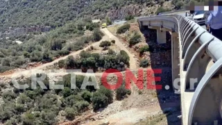 Ανατροπή στην Κρήτη: 17χρονη μαθήτρια η νεκρή από πτώση από γέφυρα